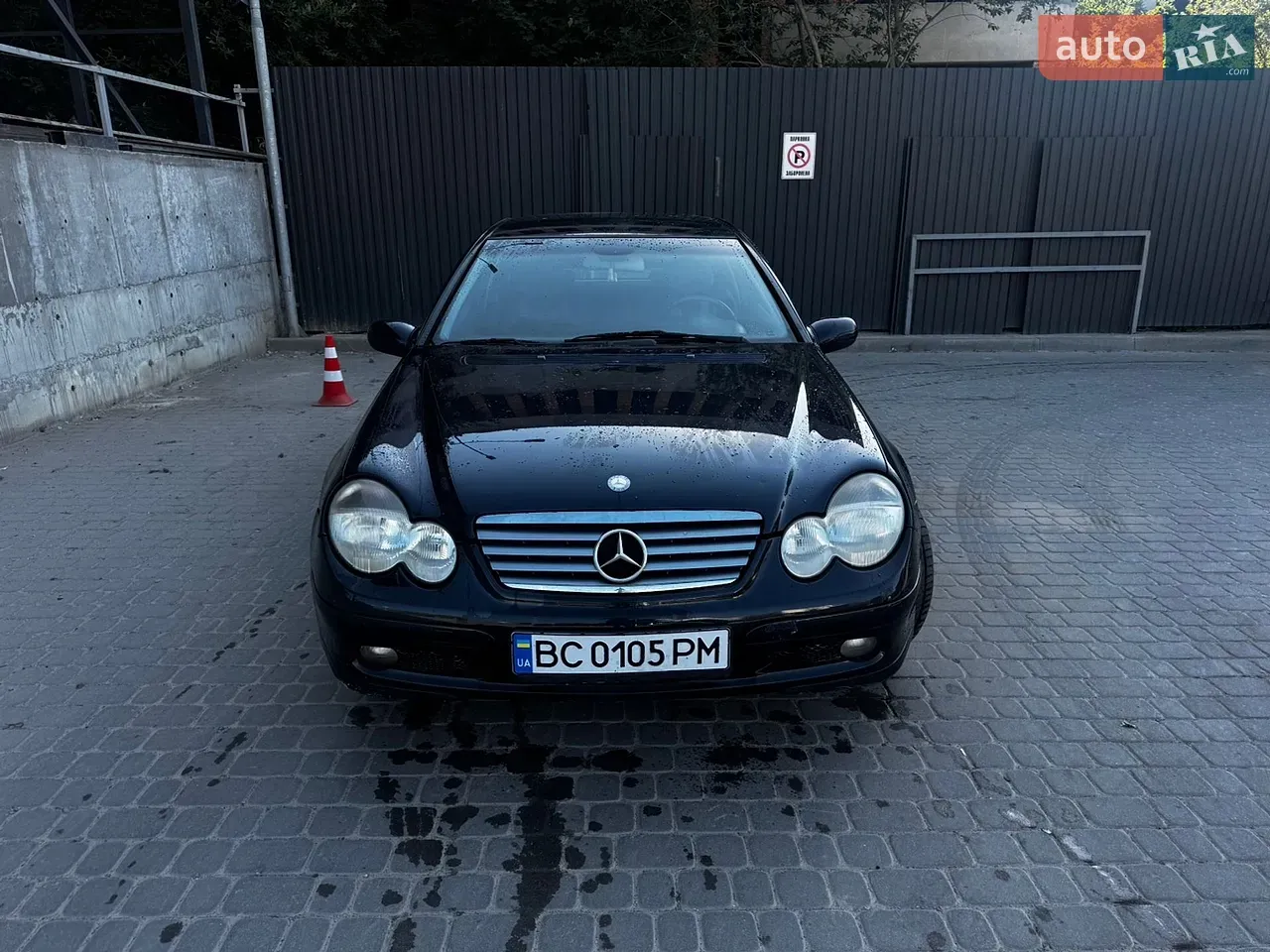 Mercedes-Benz C-Class 2003 photo 2