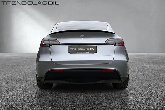 Tesla Model Y 2023 photo 4