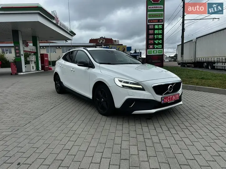 Volvo V40 Cross Country 2018 photo 4