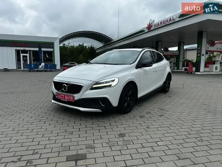 Volvo V40 Cross Country 2018 photo 2