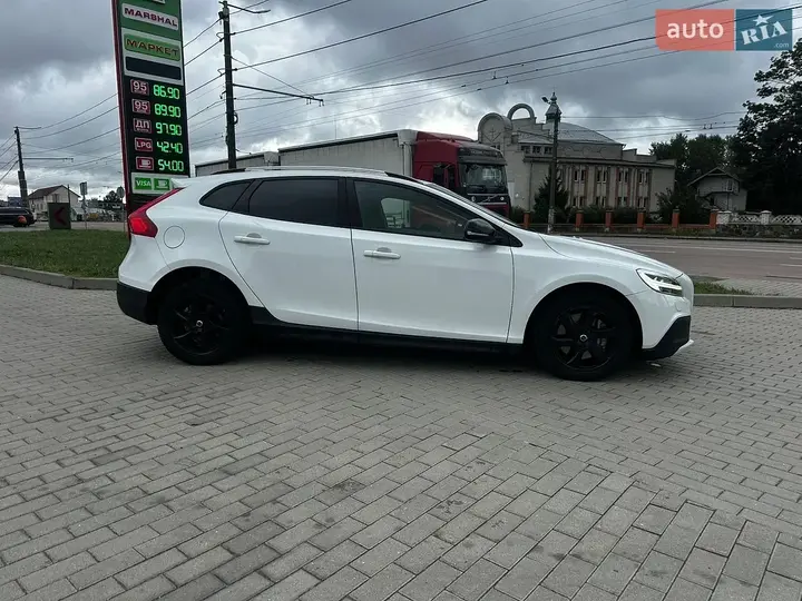 Volvo V40 Cross Country 2018 photo 5