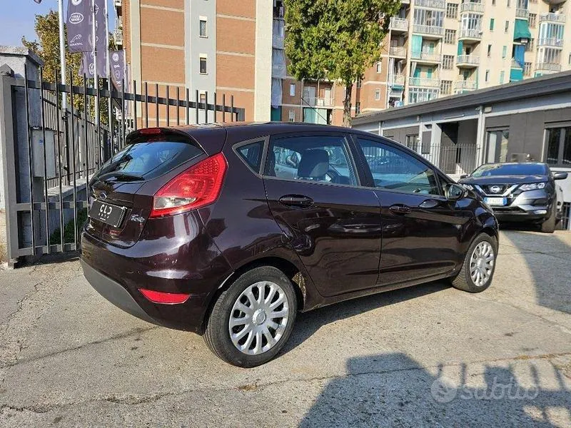 Ford Fiesta 2010 photo 3