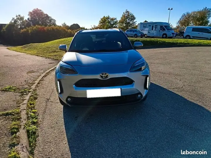 Toyota Yaris Cross 2024 photo 2