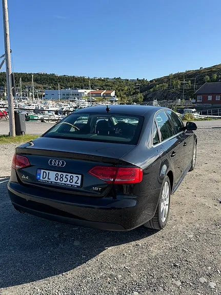 Audi A4 2008 photo 2