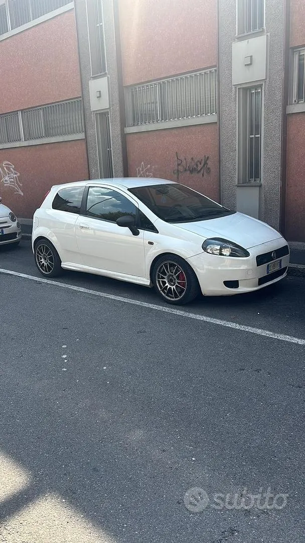 Fiat Grande Punto 2007 photo 2