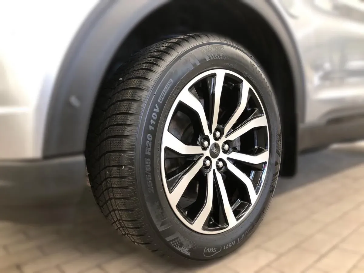 Ford Explorer 2020 photo 3