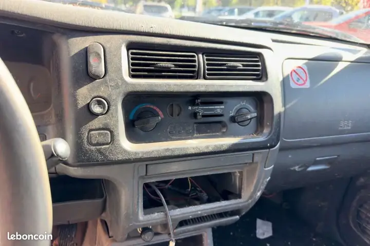 Mitsubishi L200 2002 photo 4