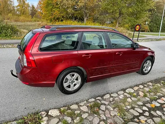 Volvo V50 2010 photo 2