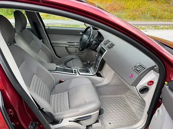 Volvo V50 2010 photo 4