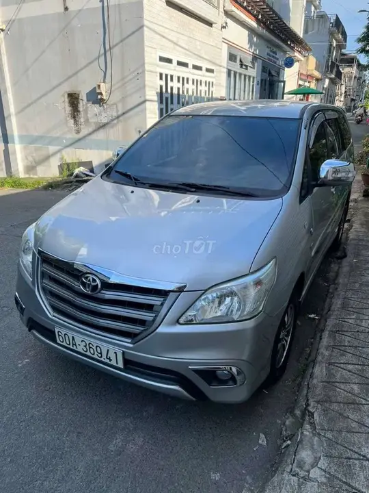 Toyota Innova 2012 photo 2