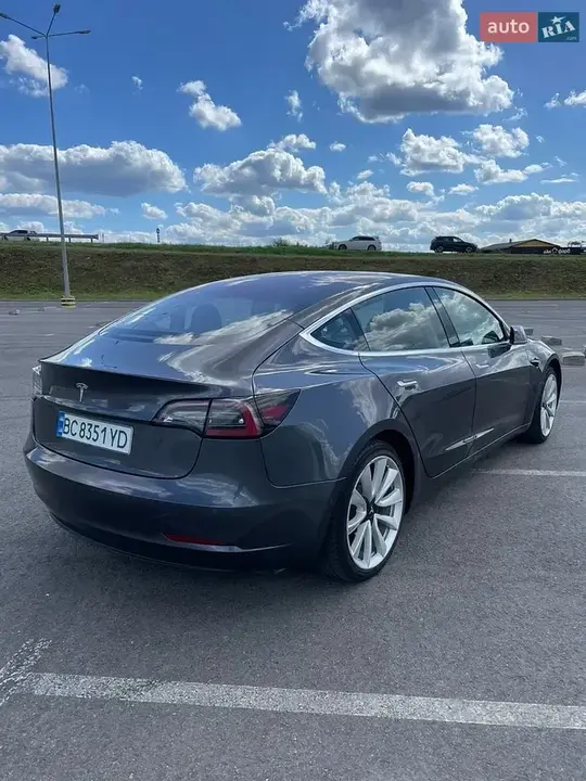 Tesla Model 3 2018 photo 4