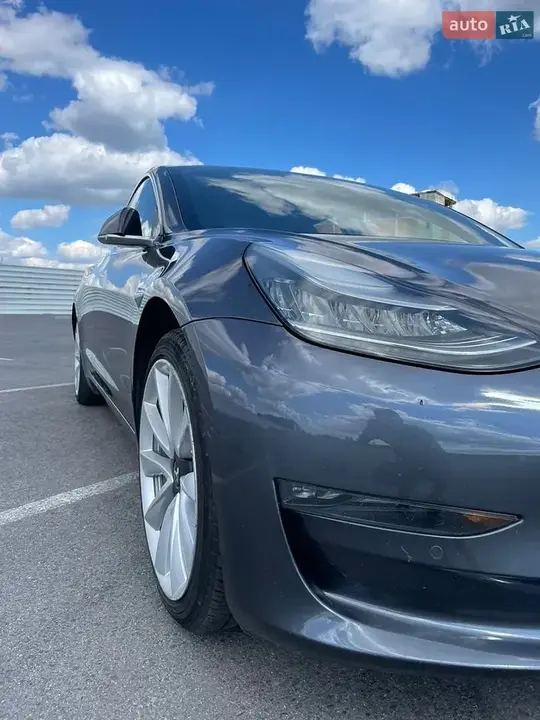 Tesla Model 3 2018 photo 2