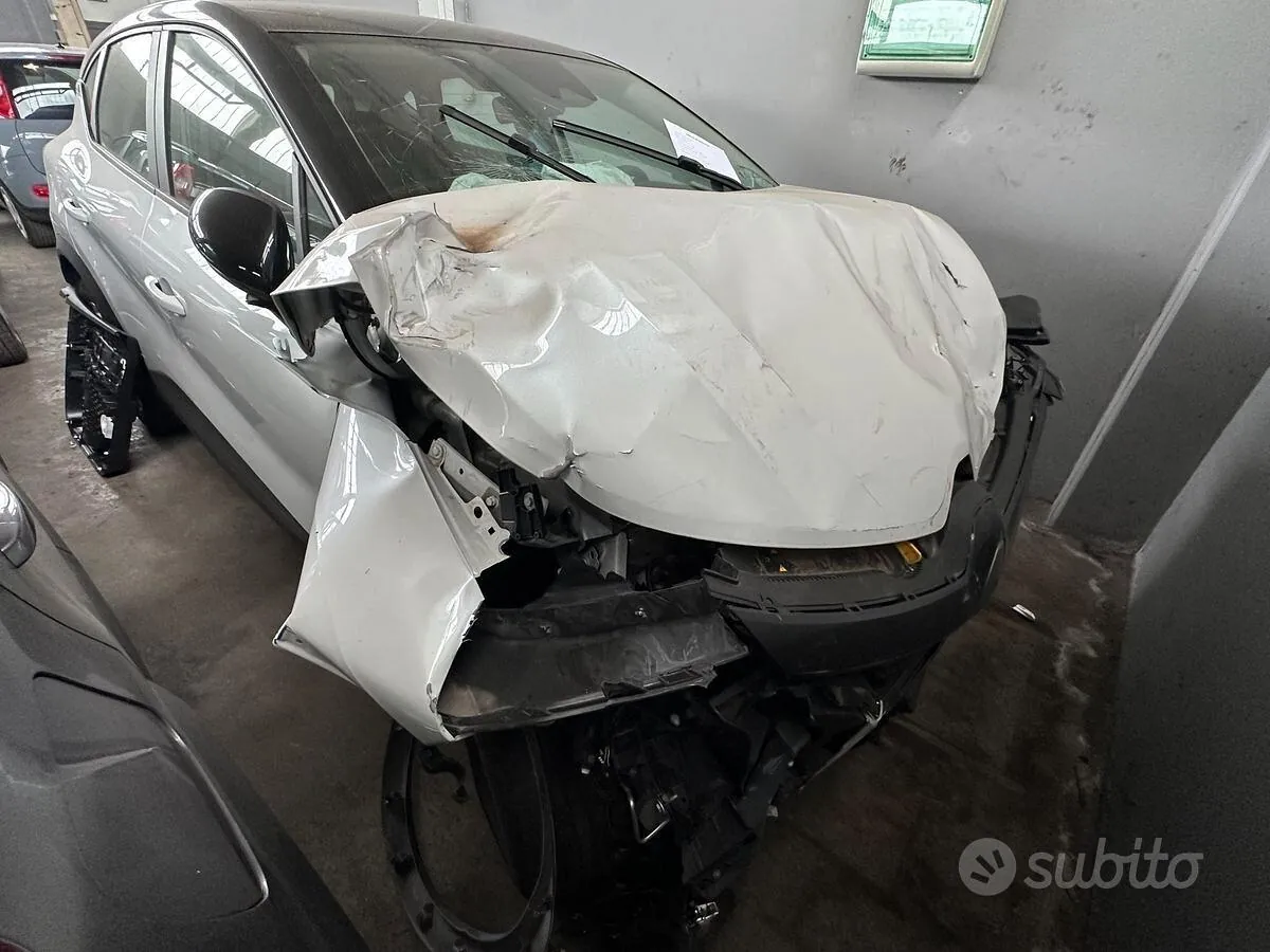 Renault Captur 2024 photo 3