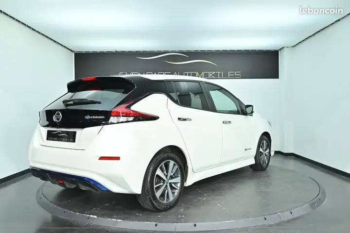 Nissan Leaf 2019 photo 2