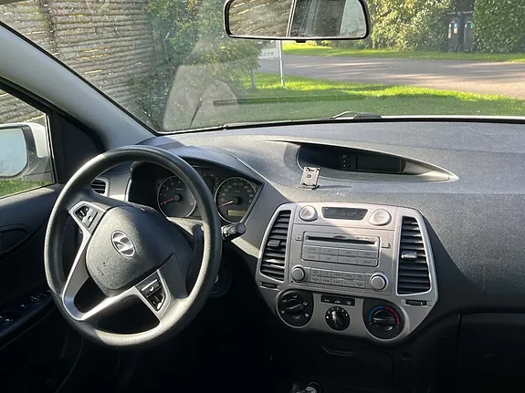 Hyundai I20 2009 photo 2