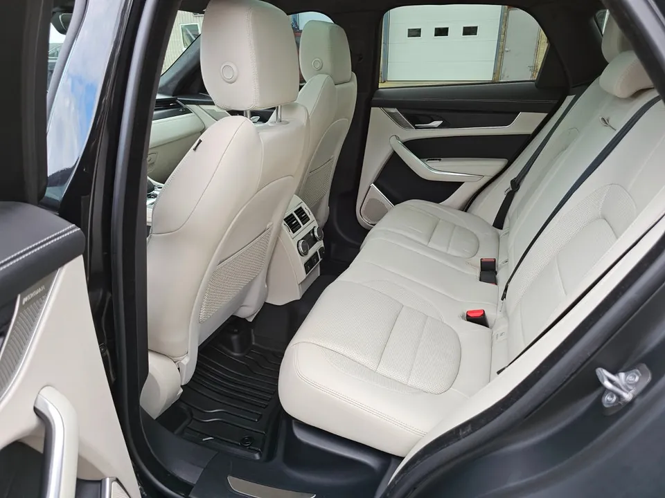 Jaguar F-Pace 2024 photo 5