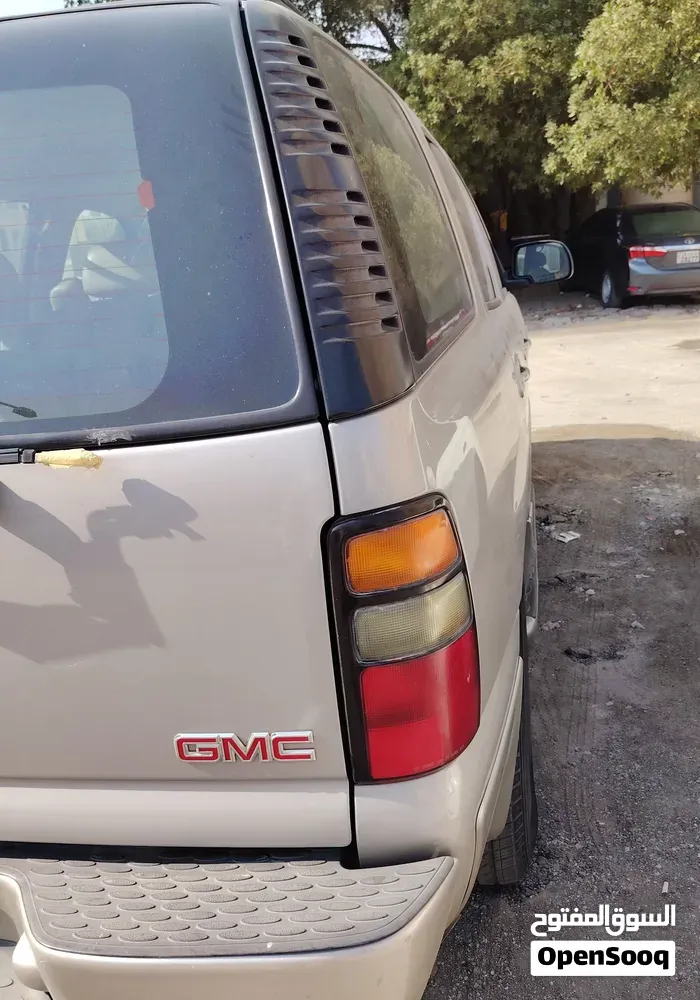 GMC Acadia 2027 photo 2