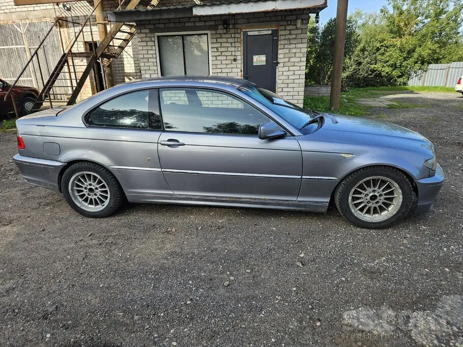 BMW 320 2004 photo 2