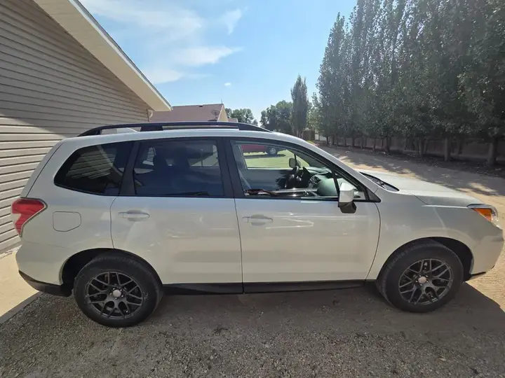 Subaru Forester 2016 photo 3
