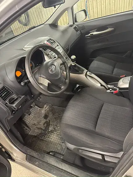 Toyota Auris 2009 photo 5