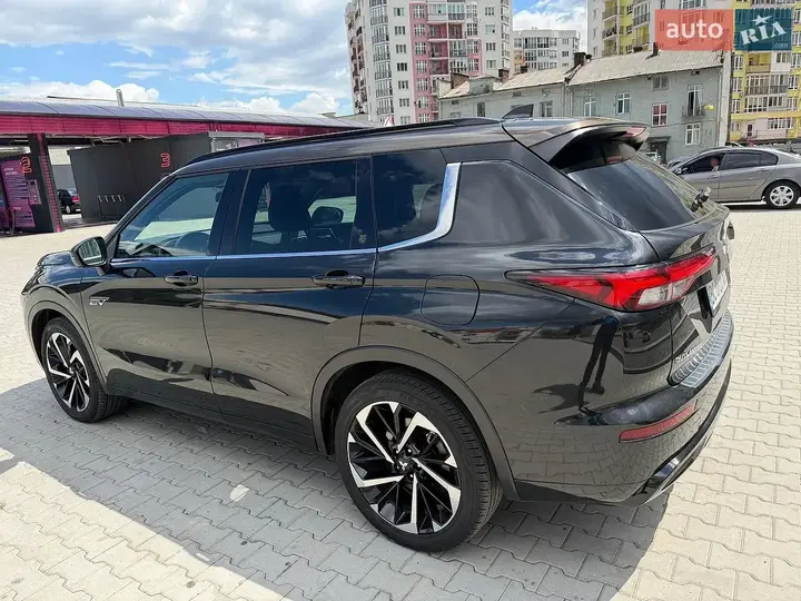Mitsubishi Outlander 2023 photo 5