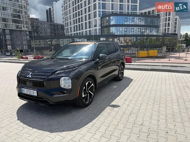 Mitsubishi Outlander 2023 photo 3