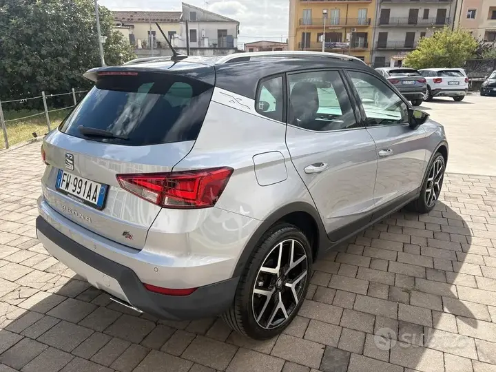 Seat Arona 2019 photo 4