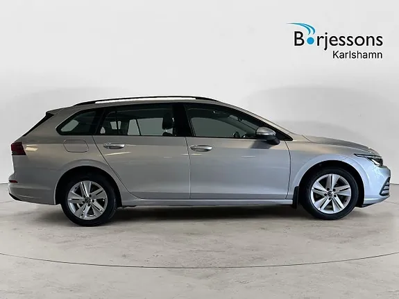 Volkswagen Golf 2023 photo 2