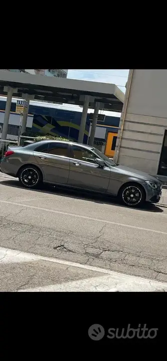 Mercedes-Benz C180 2017 photo 2