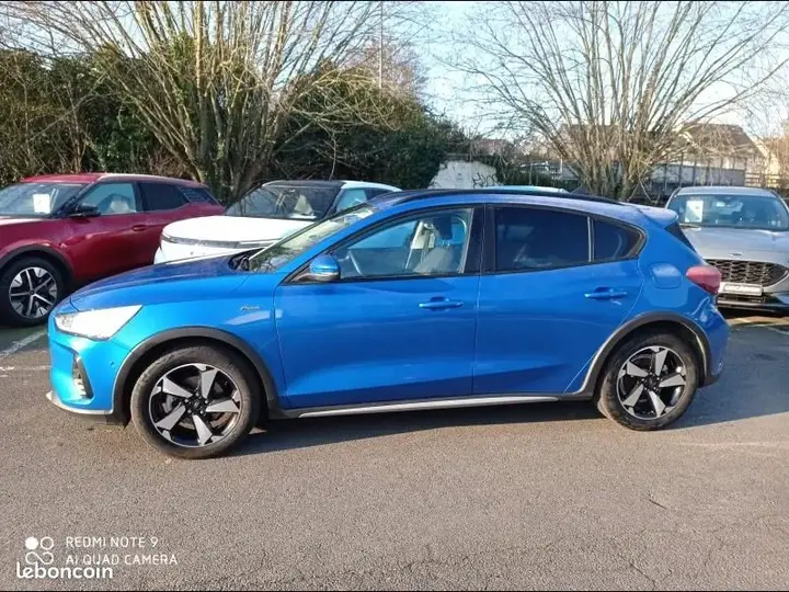 Ford Focus 2023 photo 2