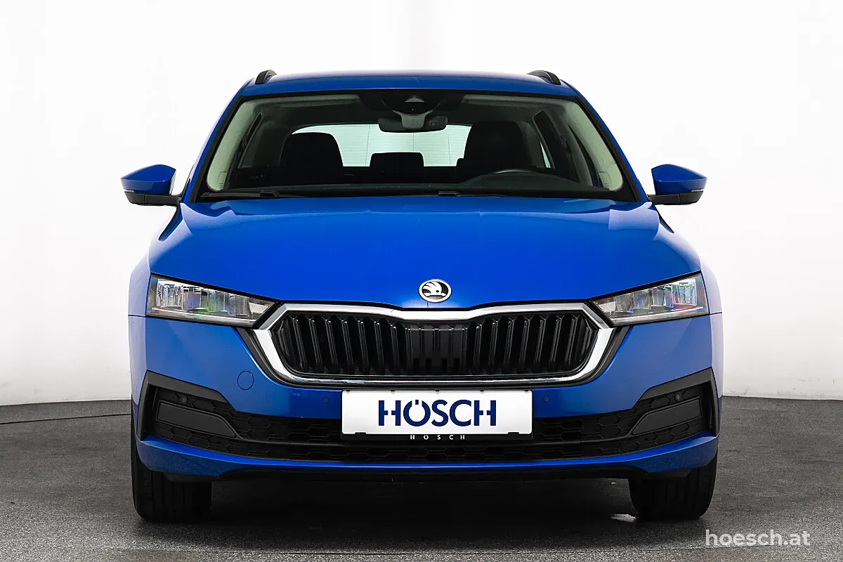 Skoda Octavia 2023 photo 2