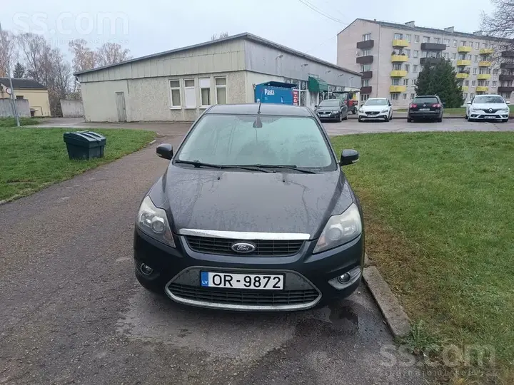 Ford Focus 2011 photo 2