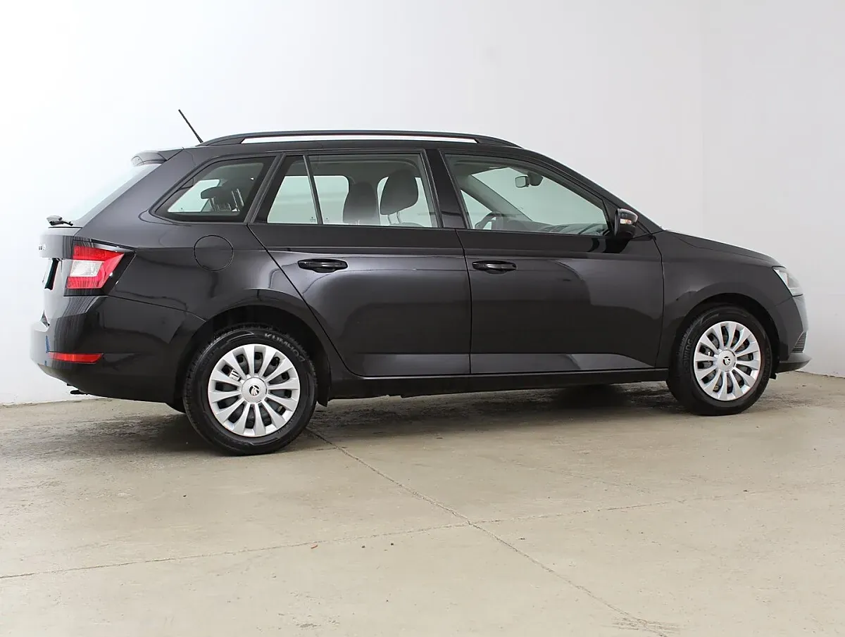 Skoda Fabia 2022 photo 3