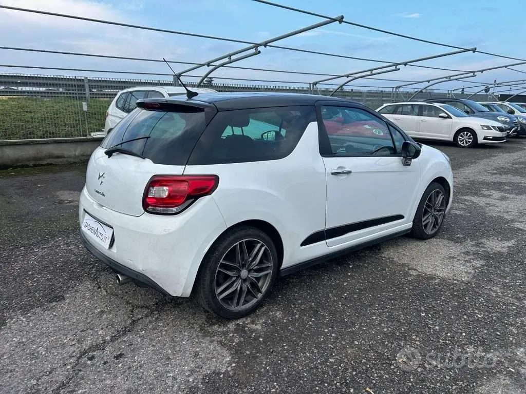 DS Automobiles Ds 3 2011 photo 4