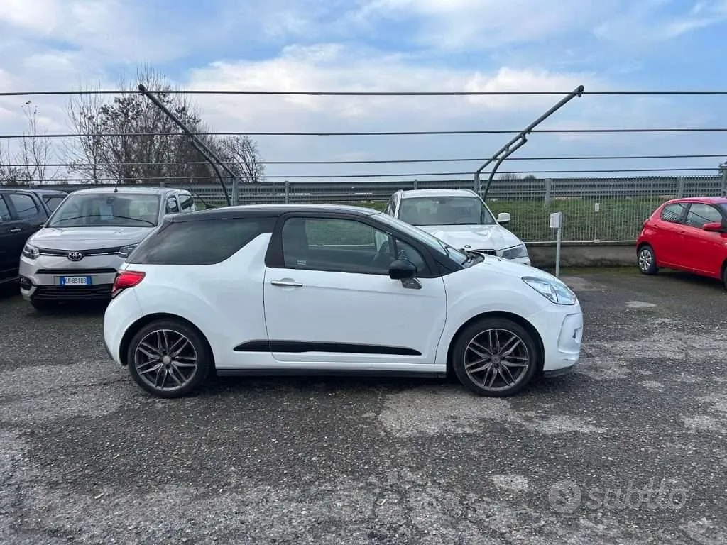 DS Automobiles Ds 3 2011 photo 3