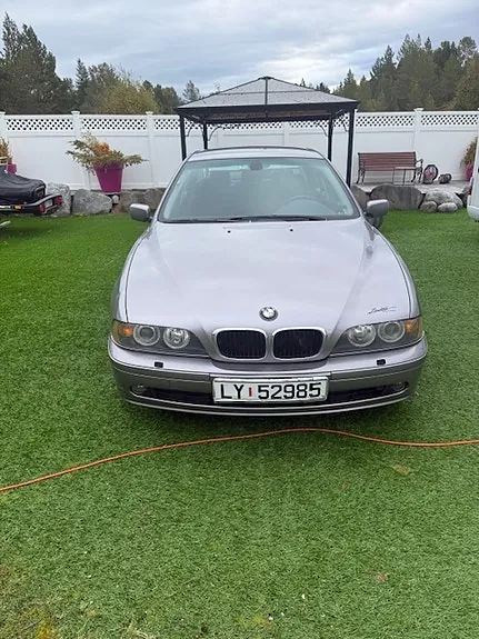 BMW 520I