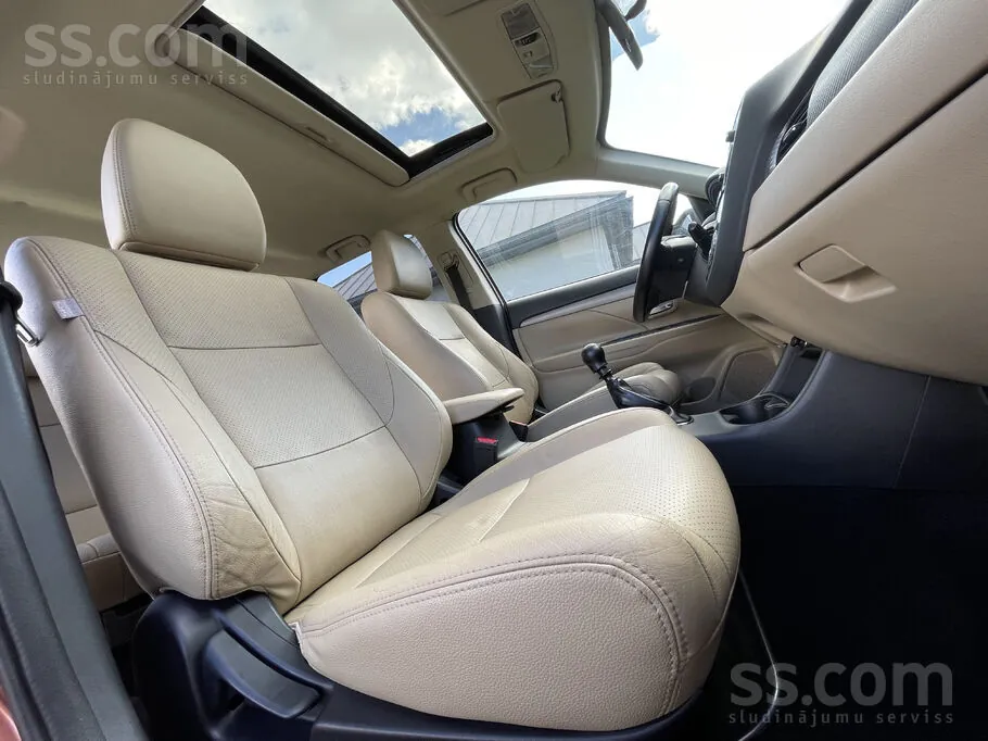 Mitsubishi Outlander 2012 photo 5