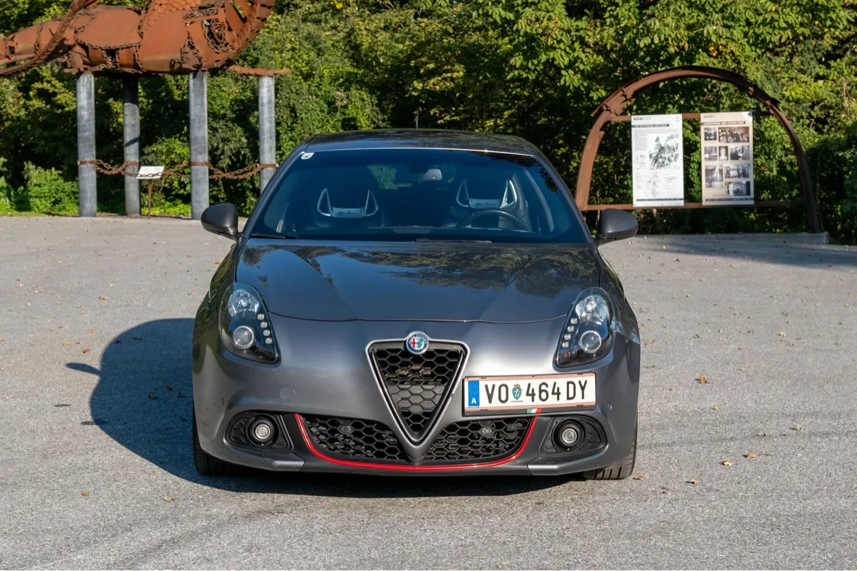 Alfa Romeo Giulietta 2016 photo 2