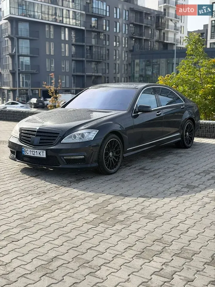 Mercedes-Benz S-Class