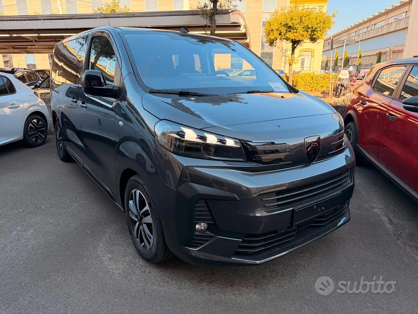 Peugeot Traveller 2023 photo 2