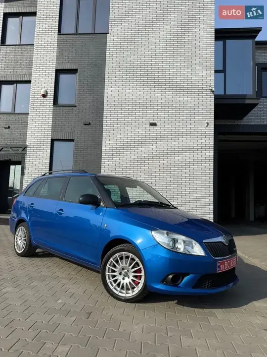Skoda Fabia 2010 photo 4