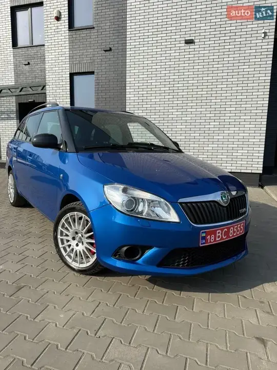 Skoda Fabia 2010 photo 5