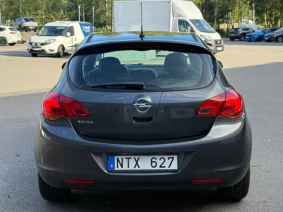 Opel Astra 2012 photo 4