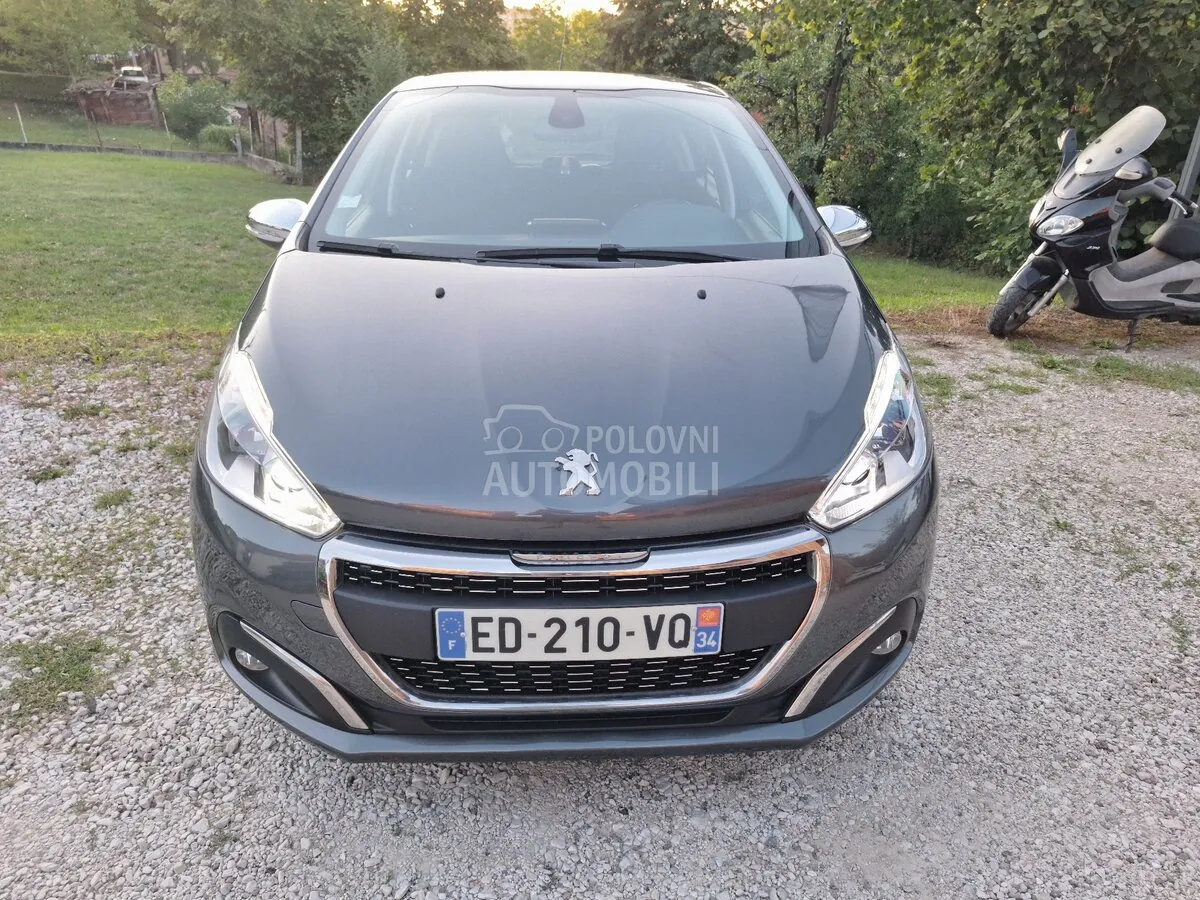 Peugeot 208 2016 photo 5