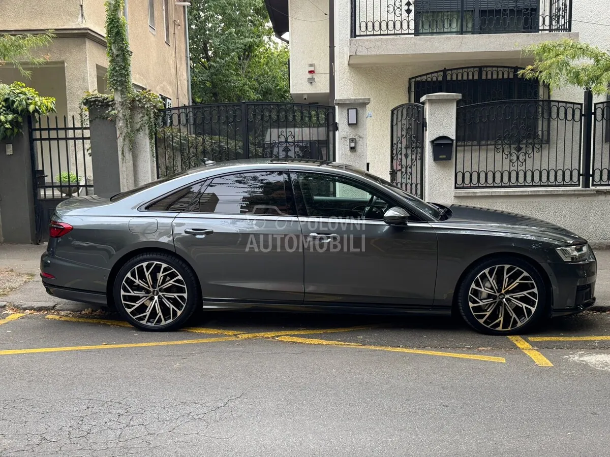 Audi A8 2018 photo 5