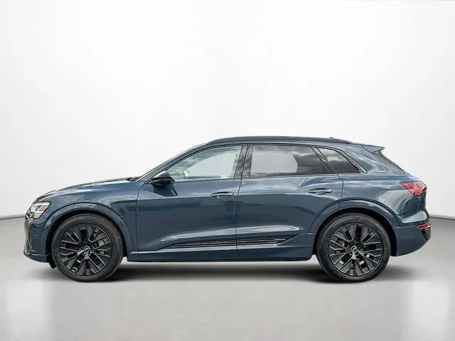 Audi Q8 E-Tron 2024 photo 2