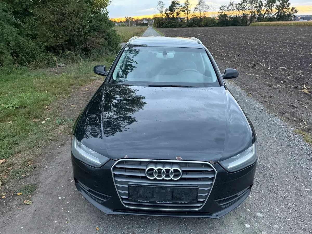 Audi A4 2012 photo 3