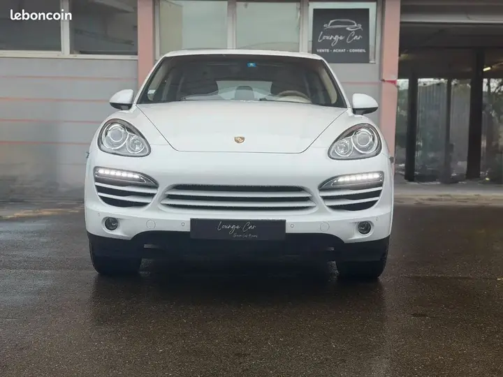Porsche Cayenne 2013 photo 2