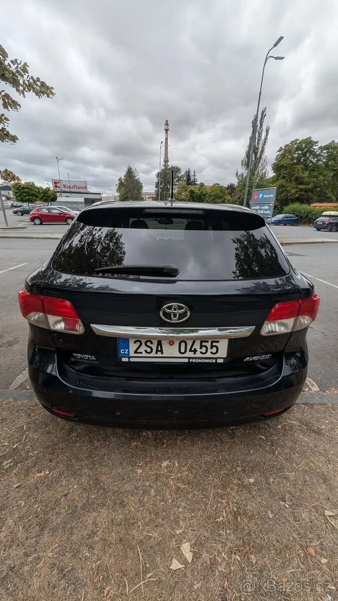 Toyota Avensis 2013 photo 3
