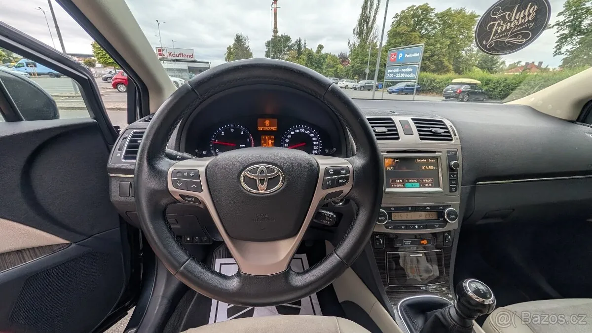 Toyota Avensis 2013 photo 5